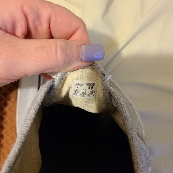 Vans - Picture 5 of 5